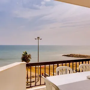 https://atlntico-view-beach-front-quarteira.hotelaalgarve.com